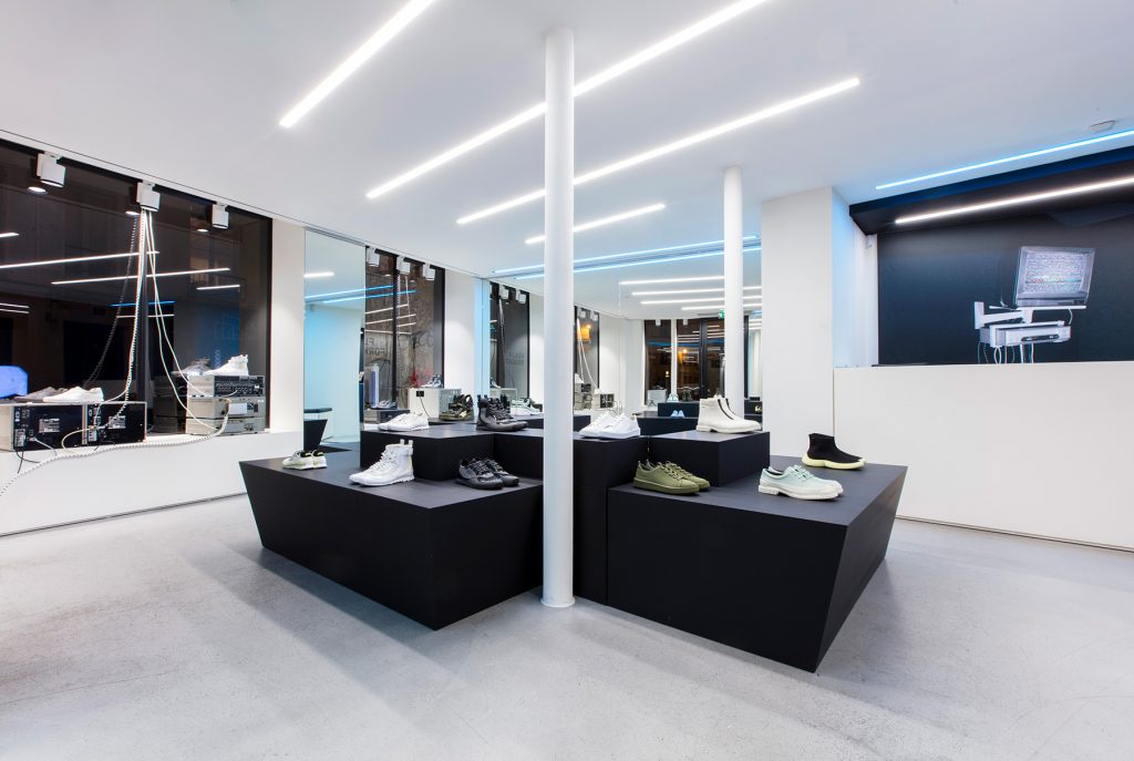 AGENCE_RETAIL_DESIGN_VISUAL_MERCHANDISING_SAINKO_CAMPER_FLASHFORWARD_1