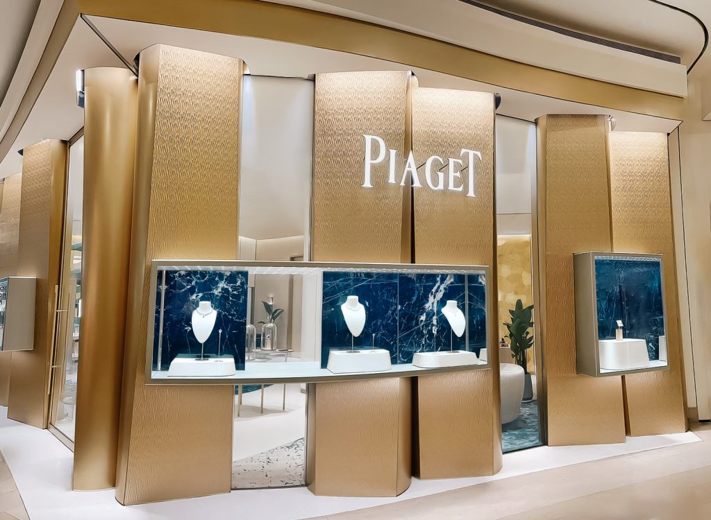 Agence merchandising retail design présentoirs luxe PROPS Piaget Corporate POSM