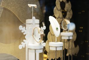 Vitrine décors Agence retail design visual merchandising luxe