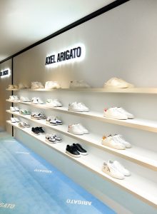 Agence retail design visual merchandising fabrication installation corner AXEL ARIGATO