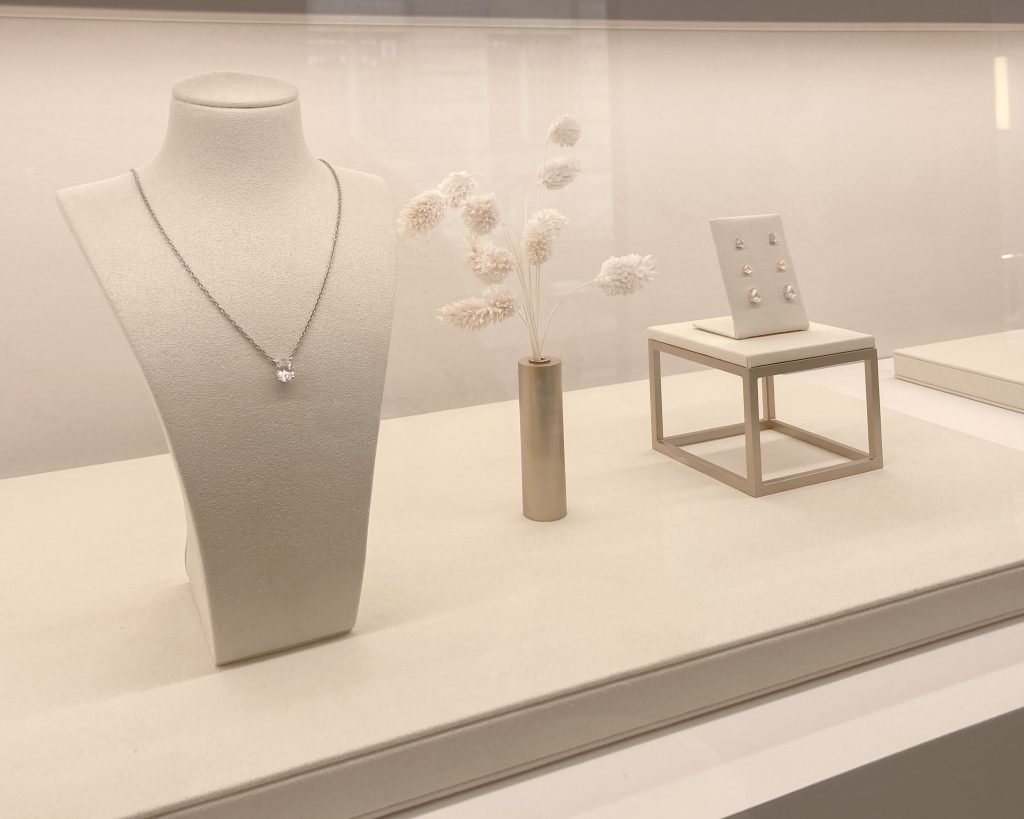 Agence retail design Saïnko concept boutique concept store flagship bijouterie architecture commerciale Sacet Paris